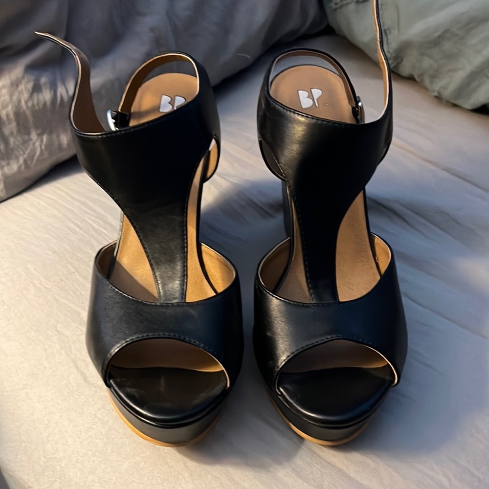 Black platforms